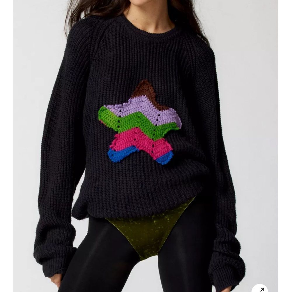 Urban Outfitters Renewal Remade Crochet Star Patch CrewNeck‎ Black/Green M/L Nwt